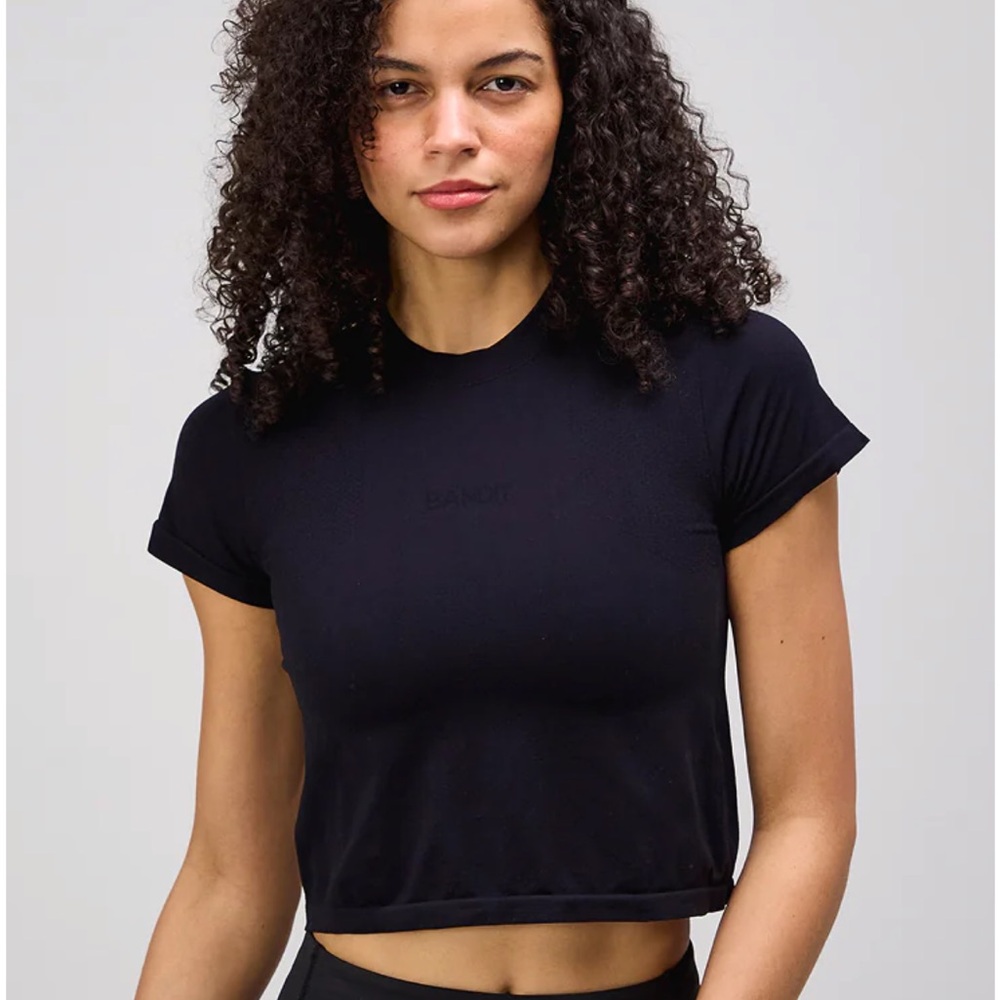 MERCURY SEAMLESS™ WOMEN'S CROP TEE - BLACK